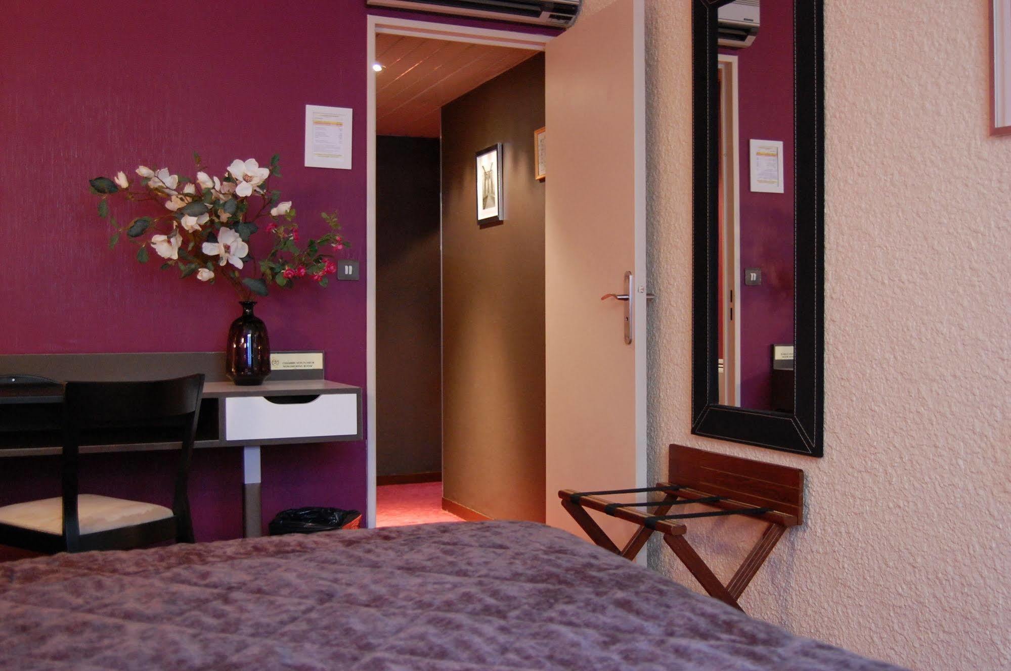 Logis Hotel Du Midi - Saint Etienne Sud 외부 사진